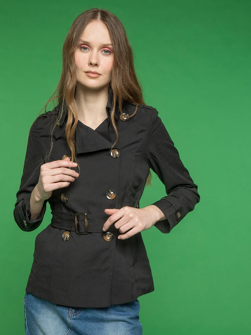 Trench corto da donna a doppiopetto - nero