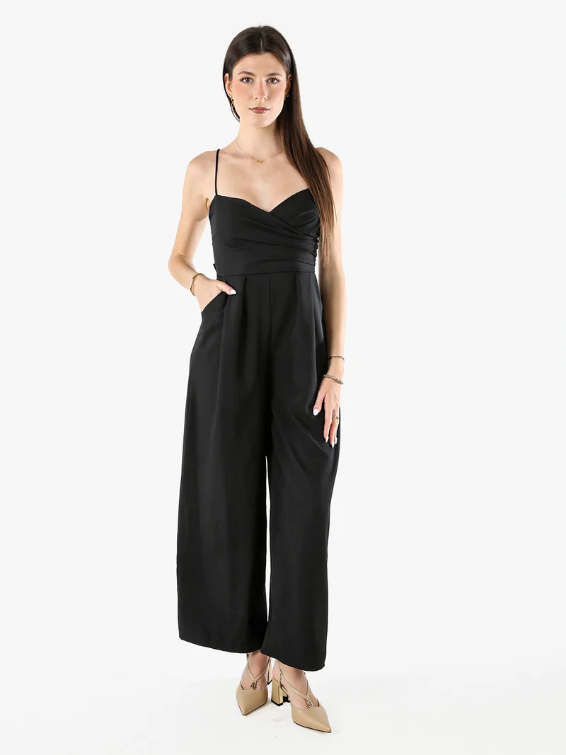 Tuta jumpsuite da donna con spalline sottili e coppe imbottite - nero