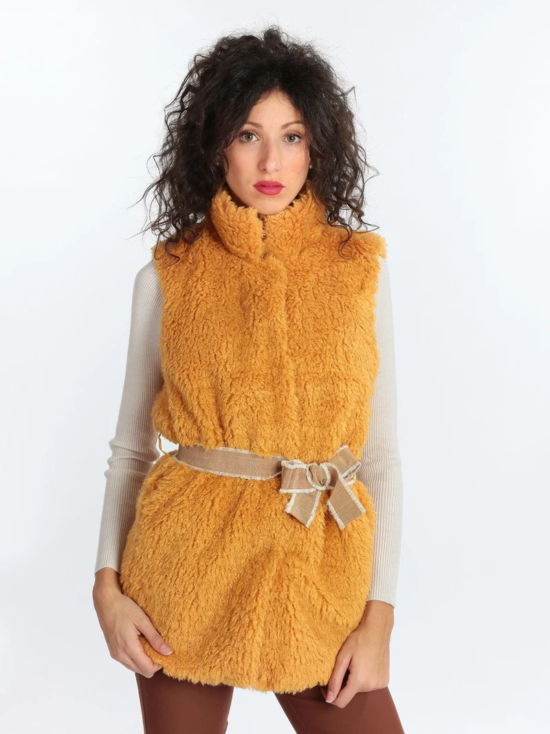 Gilet peloso con cintura - senape
