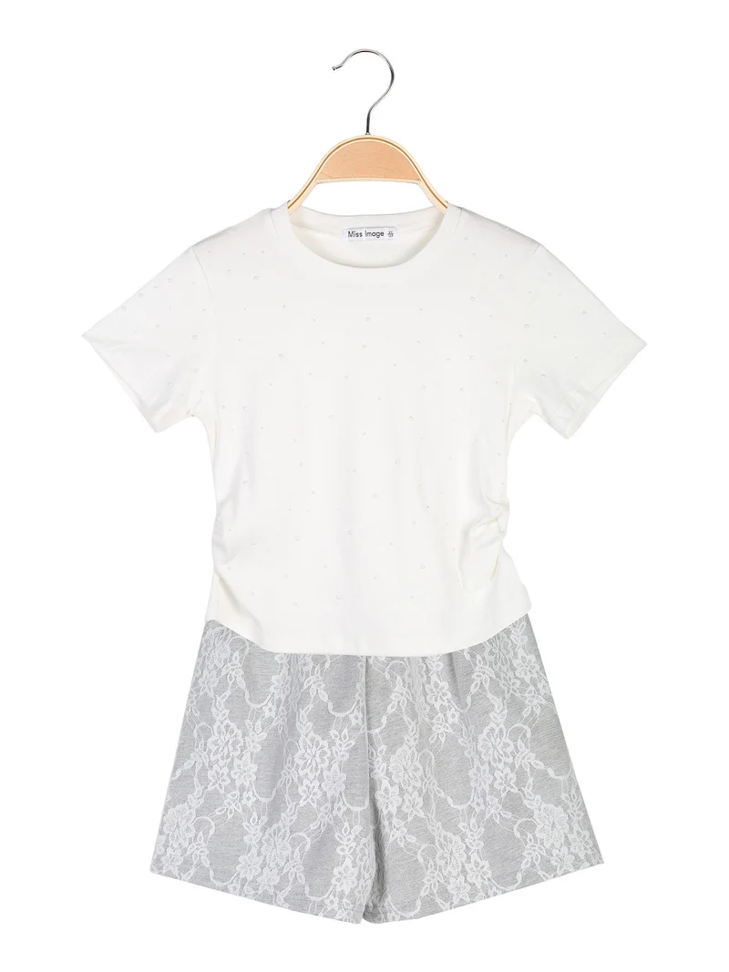 Completo 2 pezzi da bambina con t-shirt e shorts ricamati - bianco