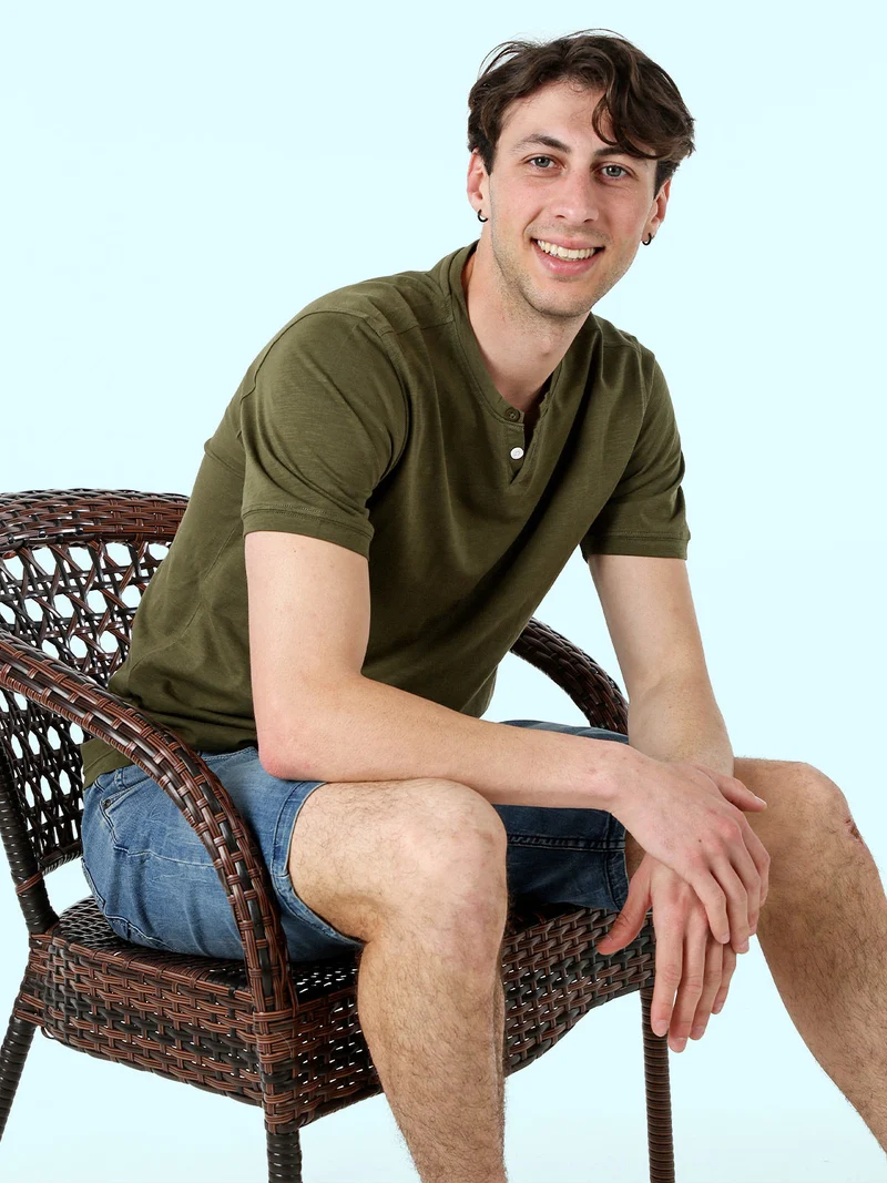 T-shirt da uomo in cotone con bottoncini - militare