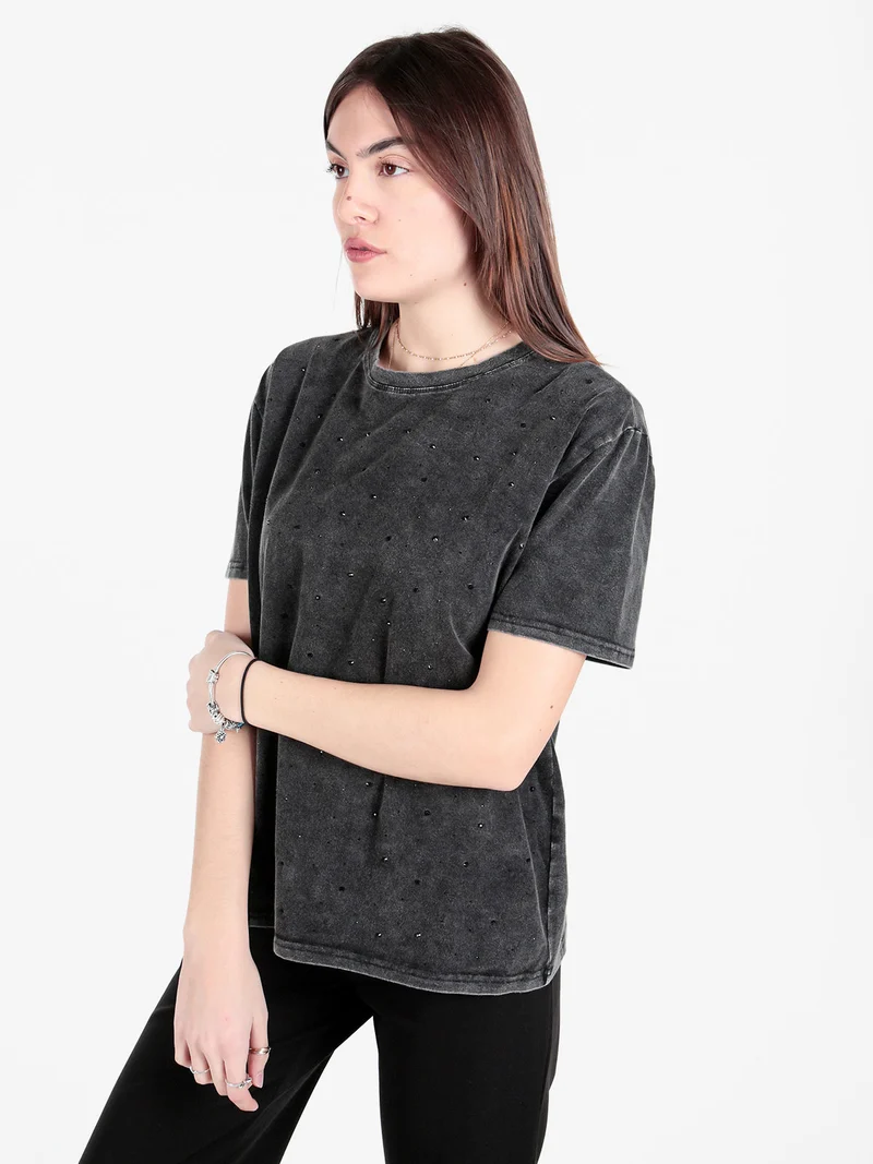 T-shirt oversize da donna con borchie - nero
