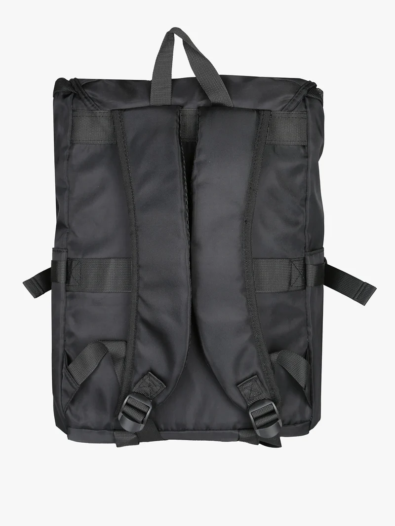 Zaino capiente con chiusura patta - nero