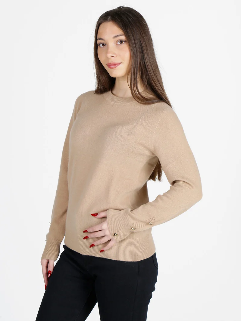 Maglione donna in misto lana e cashemere con bottoni decorativi - cammello