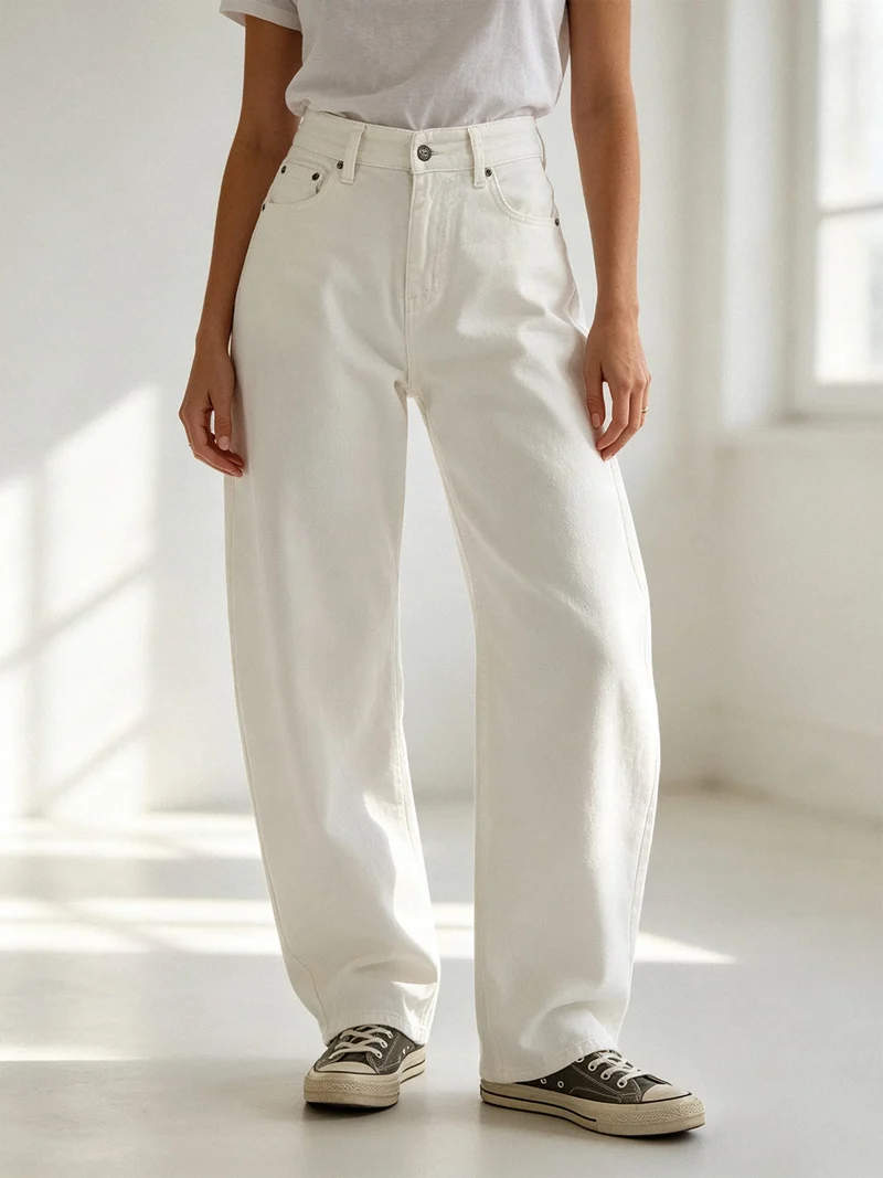 Pantaloni jeans da donna a palloncino - bianco