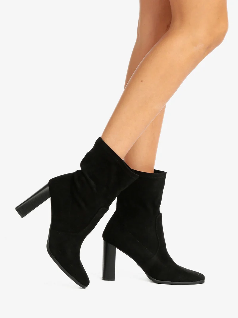 Stivaletti donna con tacco - nero