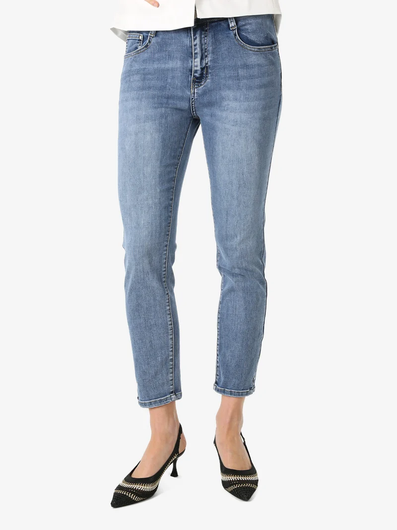 Jeans donna push-up con punto luce sul finale - jeans