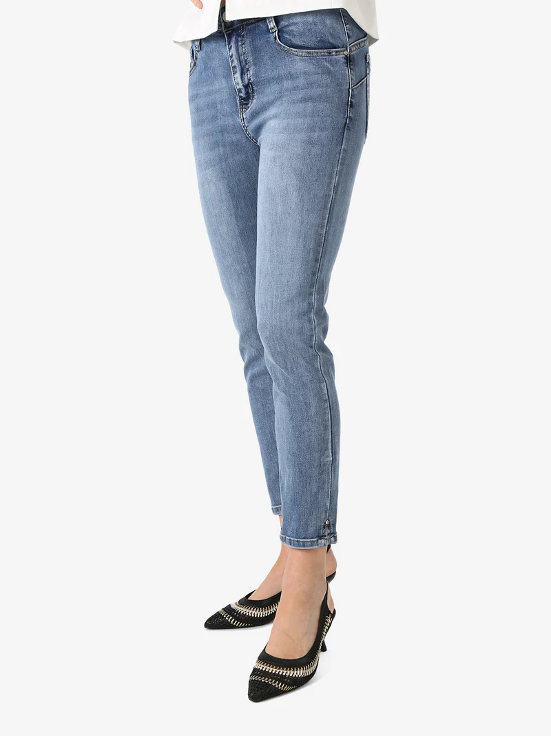 Jeans donna push-up con punto luce sul finale - jeans