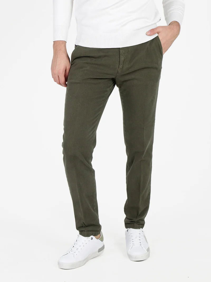 Pantaloni slim fit da uomo in cotonte texturizzato - oliva