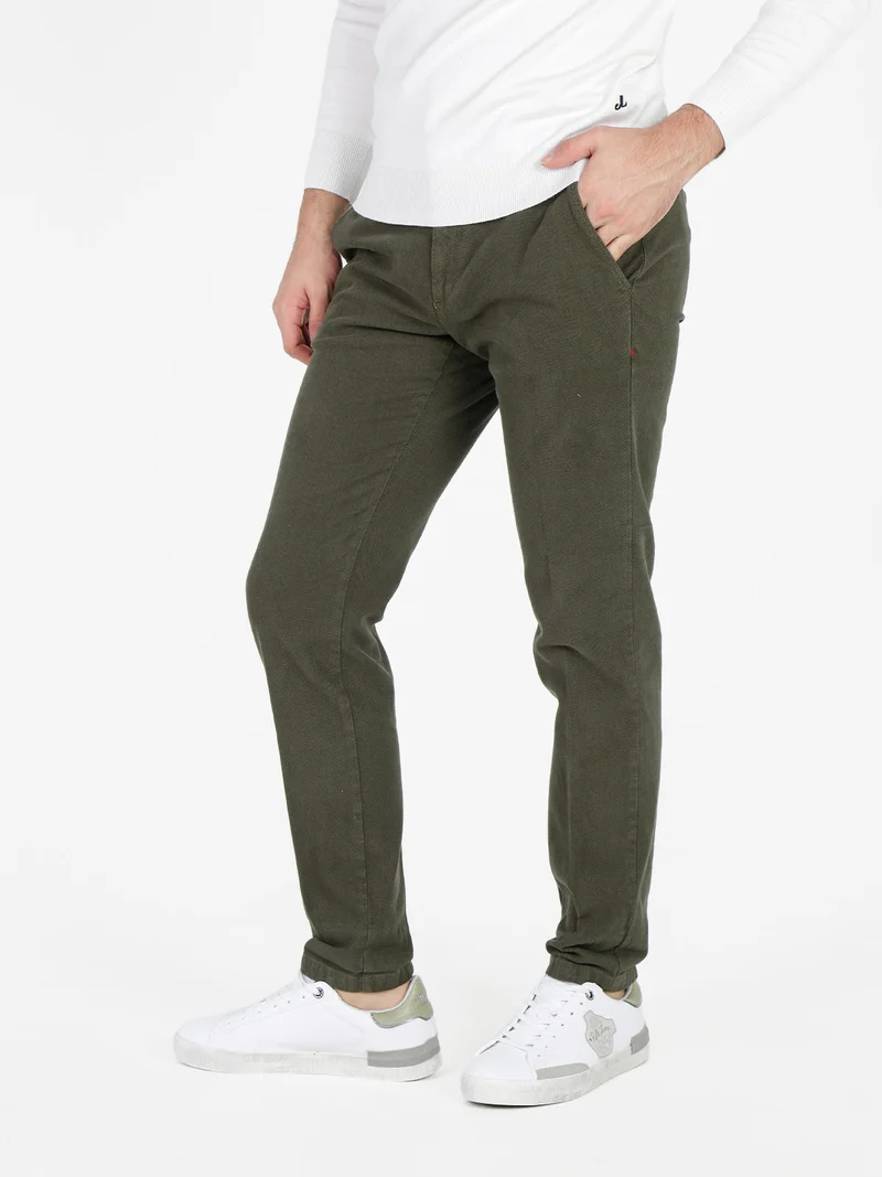 Pantaloni slim fit da uomo in cotonte texturizzato - oliva