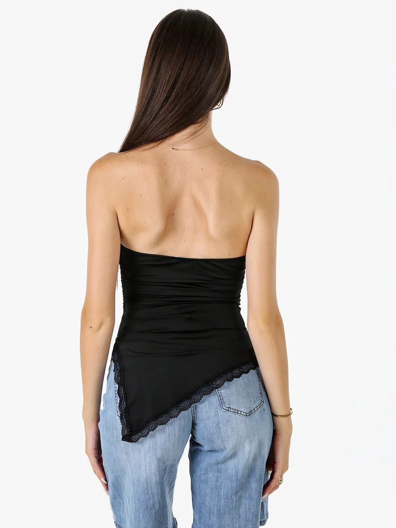 Top donna asimmetrico con scollo a fascia e bordo finale in pizzo - nero