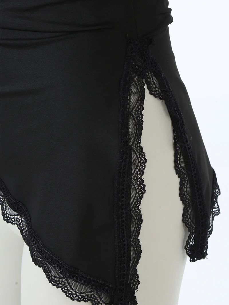 Top donna asimmetrico con scollo a fascia e bordo finale in pizzo - nero