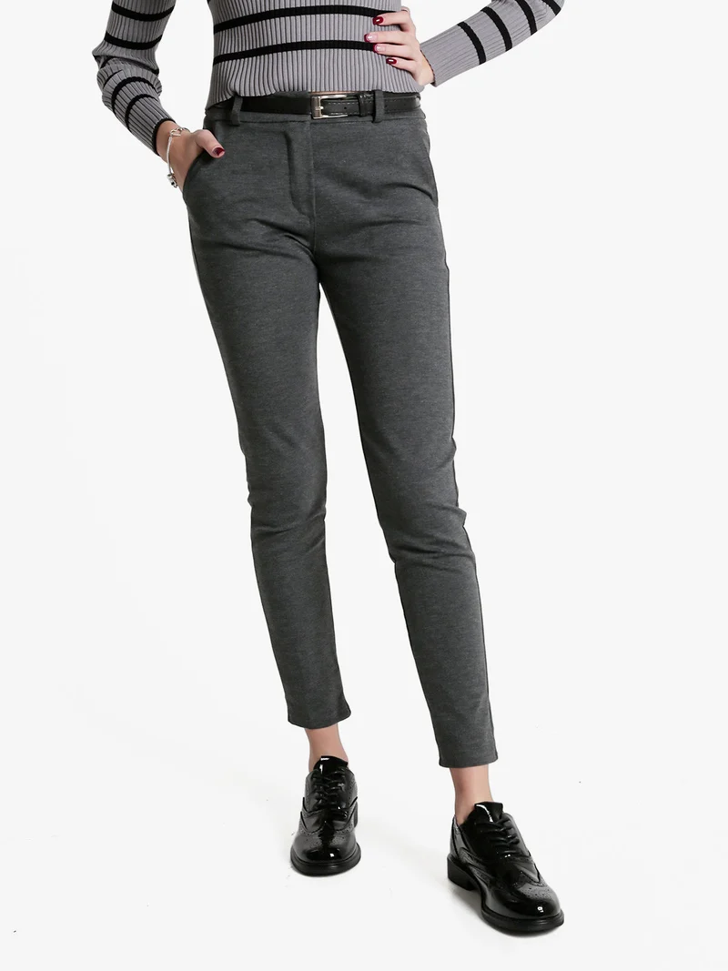 Pantaloni donna con cintura - grigio