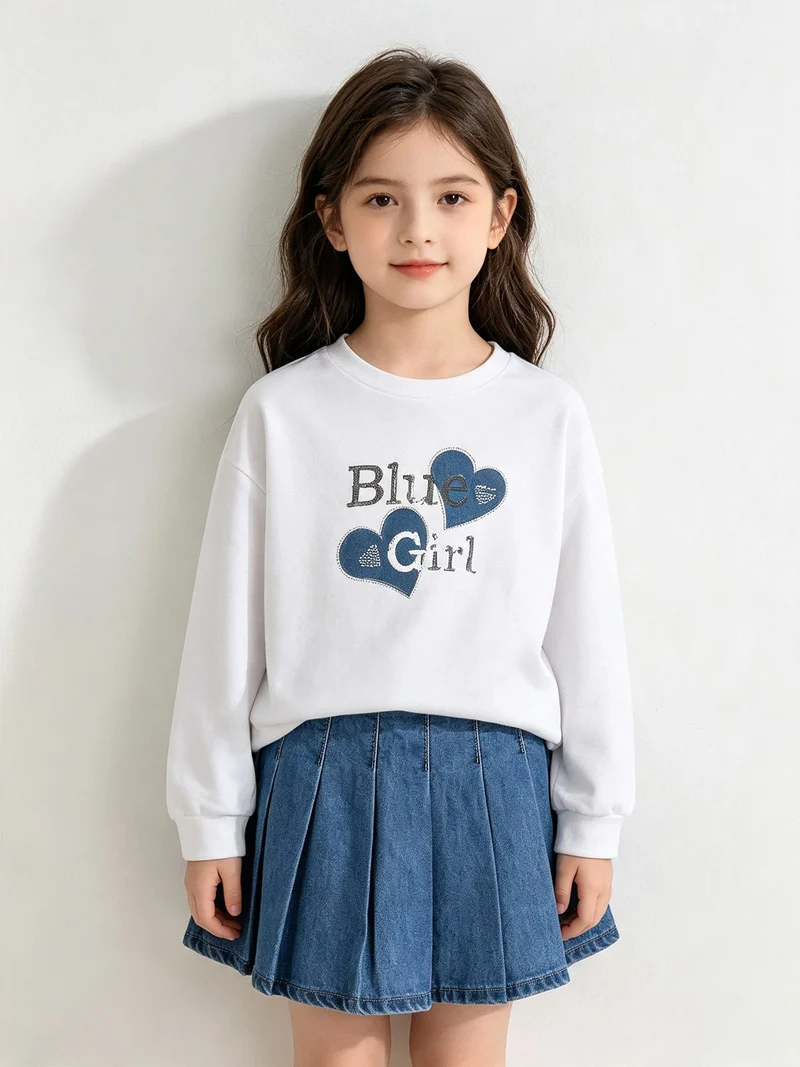 Completo 2 pezzi da bambina con felpa oversize e gonna in jeans - bianco