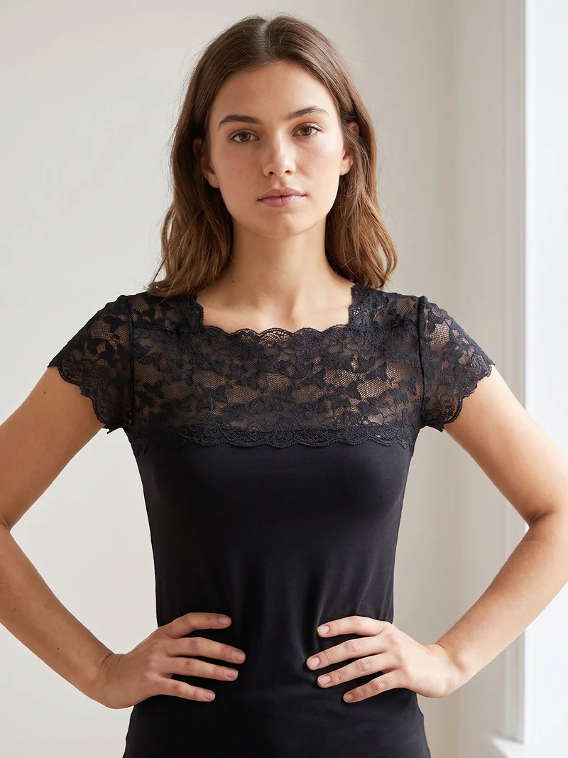 Maglia manica corta donna con pizzo - nero
