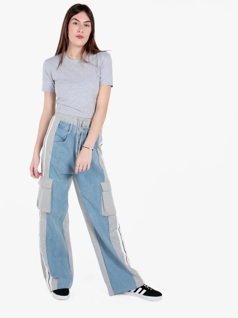 Pantaloni donna a gamba larga con tasconi e coulisse - grigio