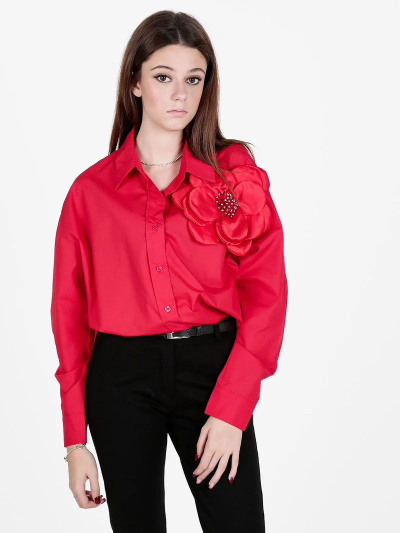 Camicia donna oversize con fiore gioiello applicato - rosso